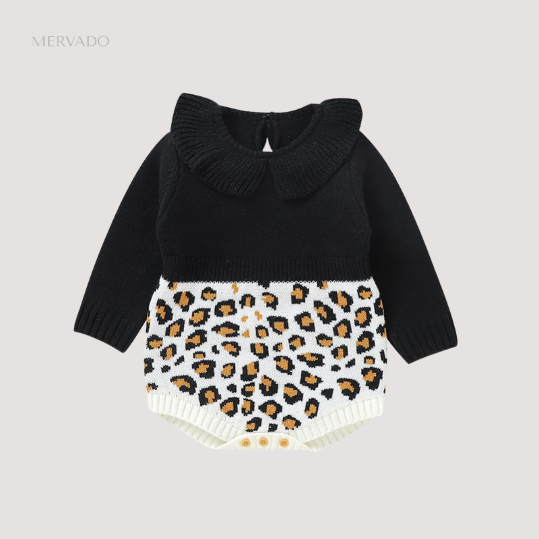 Warme gebreide babyromper – klassieke body met ruchekraag voor seizoensstijl en comfort