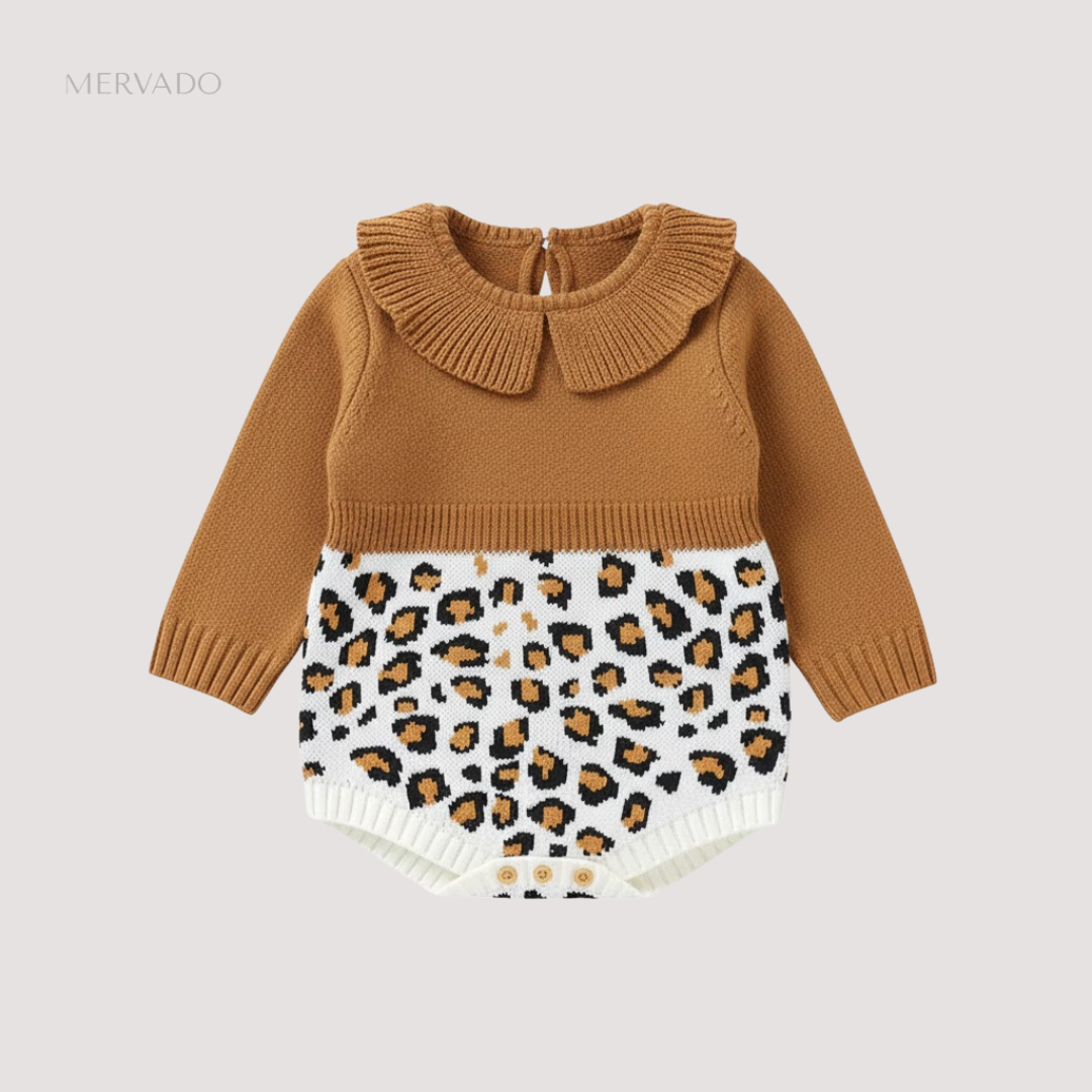 Warme gebreide babyromper – klassieke body met ruchekraag voor seizoensstijl en comfort